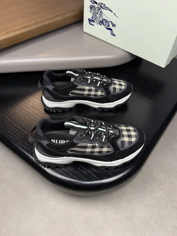 Burberry Shoe 